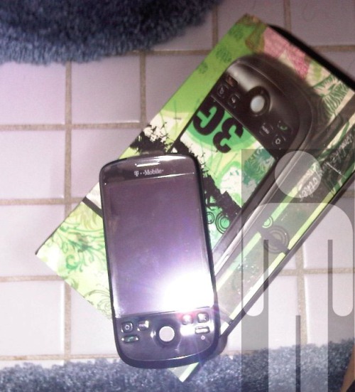 In the Wild: HTC myTouch 3G Android Phone for T-Mobile In the Wild: HTC myTouch 3G Android Phone for T-Mobile
