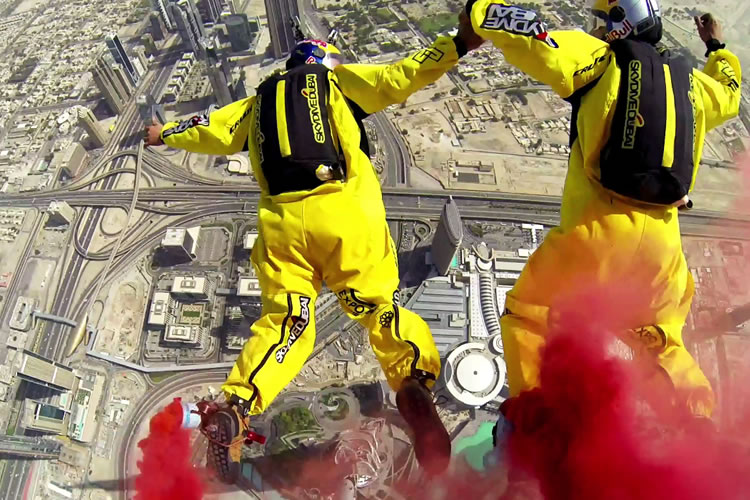 base-jump-burj-khalifa-dubai-world-record-2014-1